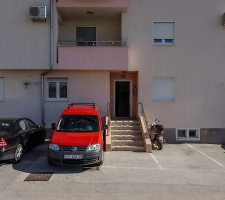 Διαμέρισμα Apartman Elza Τρογκίρ