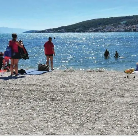 Apartman Elza * Τρογκίρ